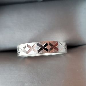 New  .925 Sterling Silver Laser Cut Design Band